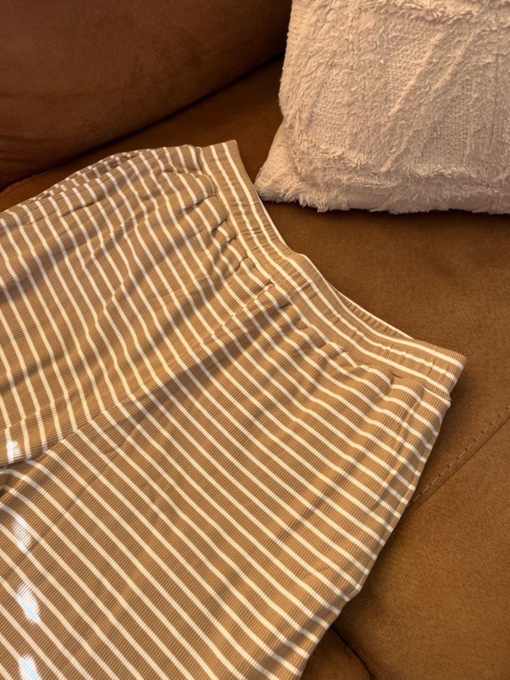 Boutique Tan/White Striped Lounge Set / Pants and Halter top NEW WITH TAGS - Picture 8 of 8
